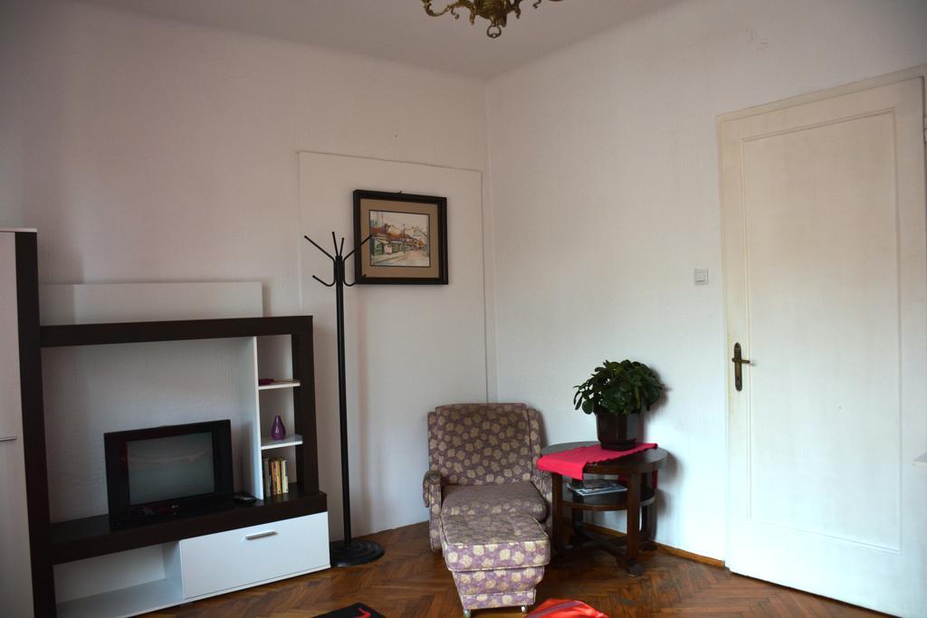 Cozy Downtown Apartment Belgrade Exterior photo